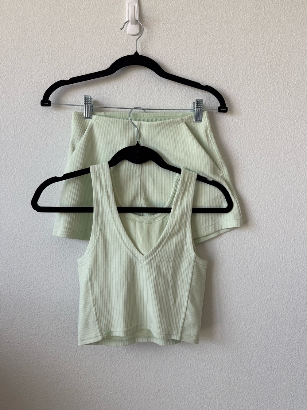 LULULEMON Set in Light green color - Picture 7 of 10